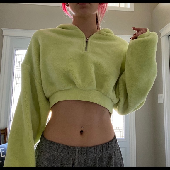 Fluffy bdg sweater from Urban outfitters - Picture 2 of 4